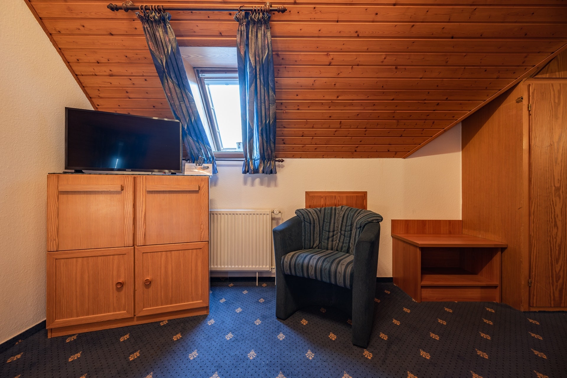 Landhaus Dürkop - Apartment Doppelbett mit TV